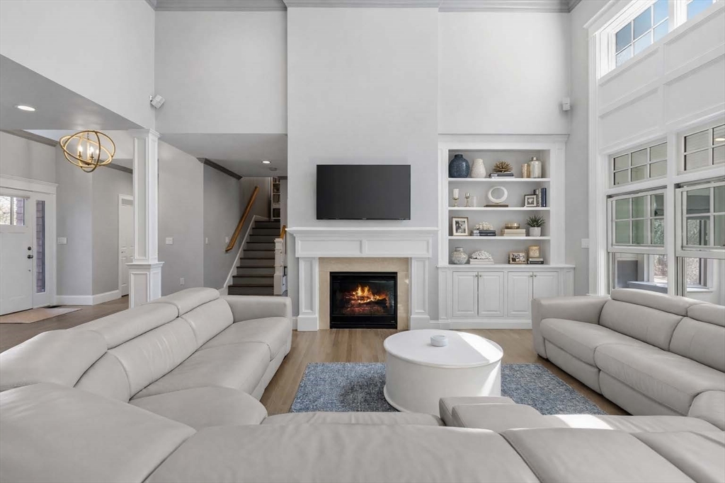 38 Raynor Dr