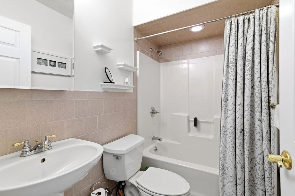 200 Roger Williams Ave #205, East Providence, RI Photo #21
