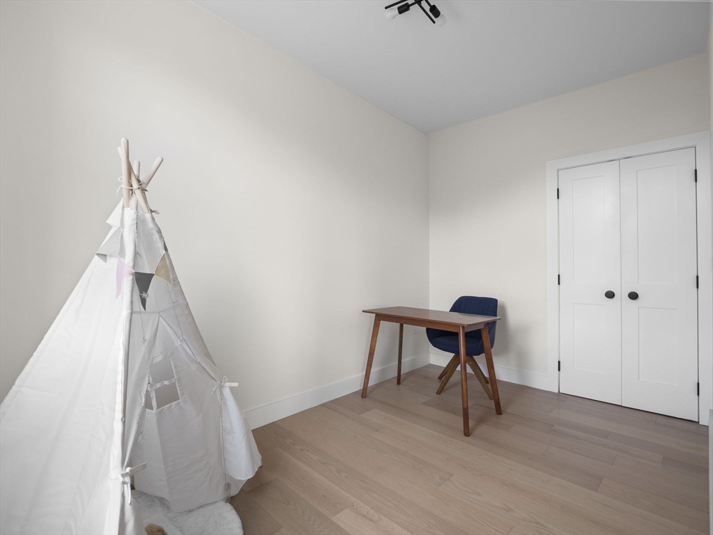 Boston, Massachusetts 02129, United States, 2 Bedrooms Bedrooms, ,2 BathroomsBathrooms,Residential,Active,197292