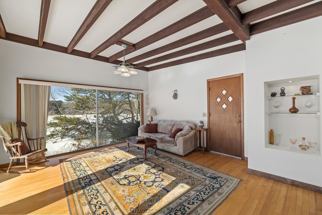 36 Little Neck Ln