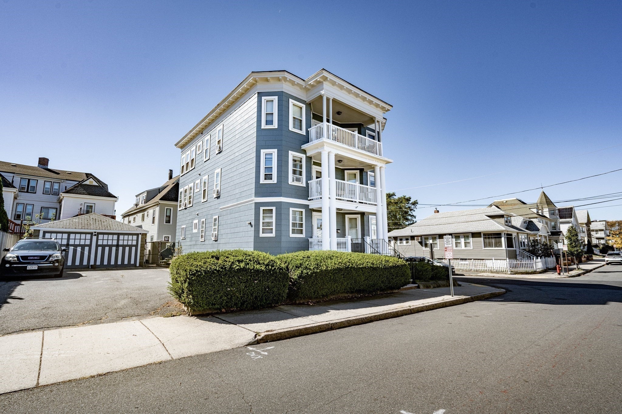 Photo of 123 Crest Ave, Revere, MA