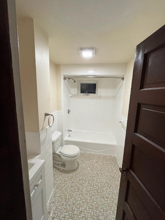 19-21 Glendale St #3, Everett, MA Photo #8