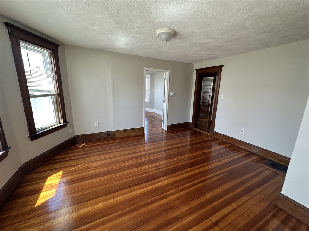 19-21 Glendale St #3, Everett, MA Photo #10