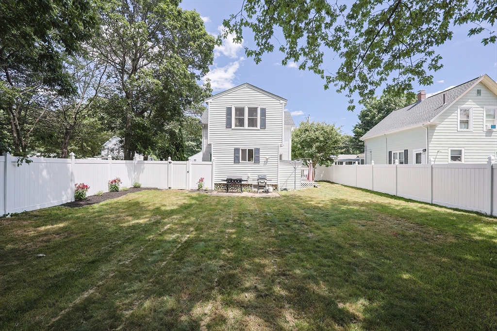 Attleboro, Massachusetts 02703, United States, 3 Bedrooms Bedrooms, ,1 BathroomBathrooms,Residential,Active,178517