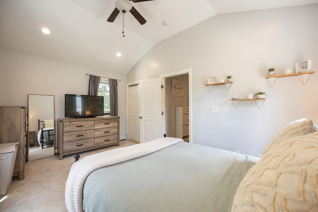 Attleboro, Massachusetts 02703, United States, 3 Bedrooms Bedrooms, ,1 BathroomBathrooms,Residential,Active,178517