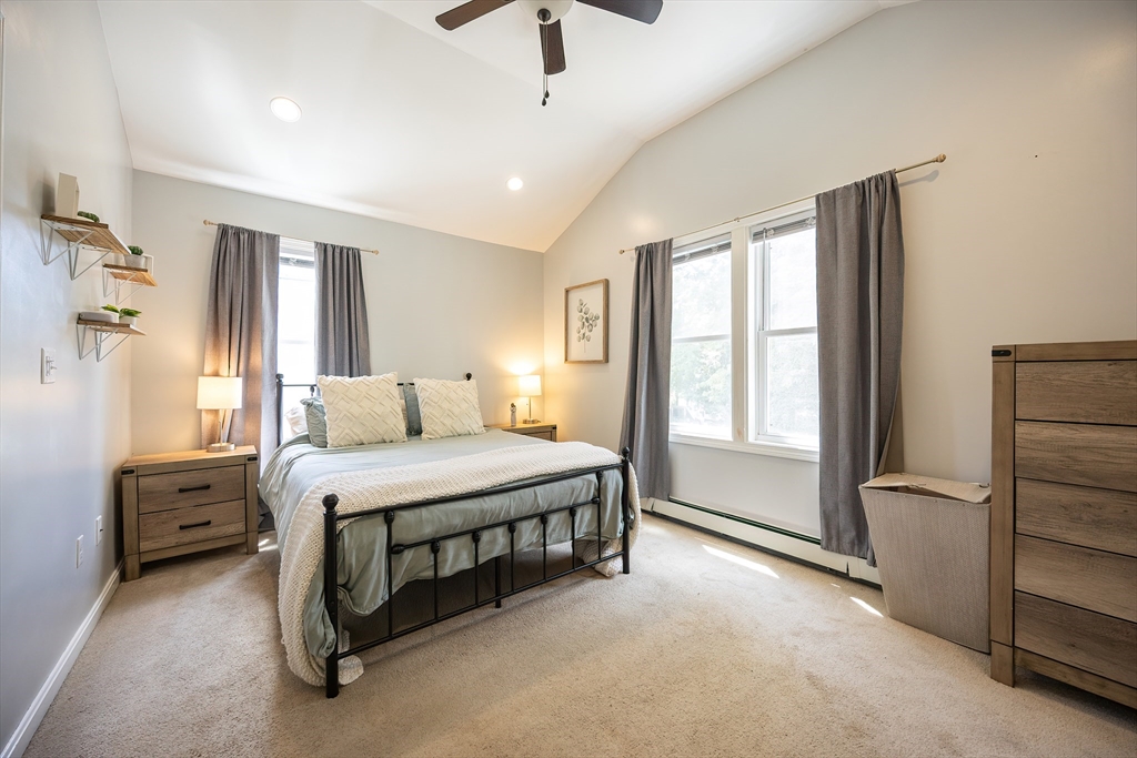 Attleboro, Massachusetts 02703, United States, 3 Bedrooms Bedrooms, ,1 BathroomBathrooms,Residential,Active,178517