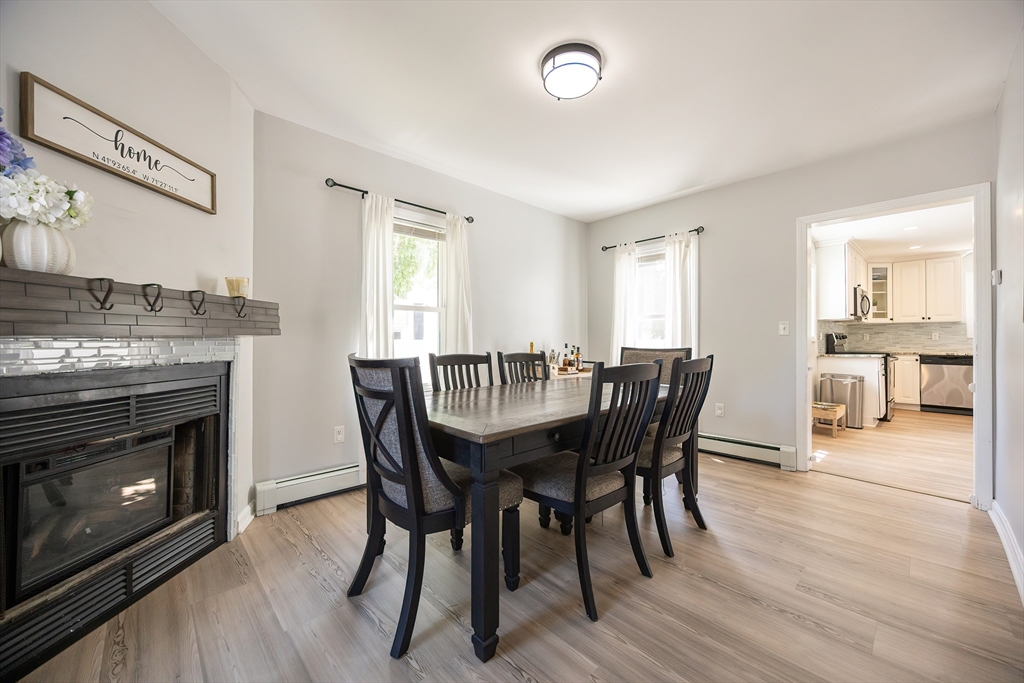 Attleboro, Massachusetts 02703, United States, 3 Bedrooms Bedrooms, ,1 BathroomBathrooms,Residential,Active,178517