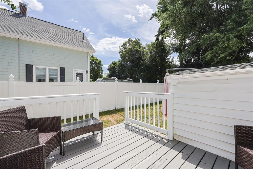 Attleboro, Massachusetts 02703, United States, 3 Bedrooms Bedrooms, ,1 BathroomBathrooms,Residential,Active,178517