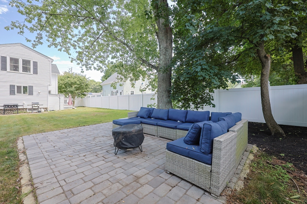 Attleboro, Massachusetts 02703, United States, 3 Bedrooms Bedrooms, ,1 BathroomBathrooms,Residential,Active,178517