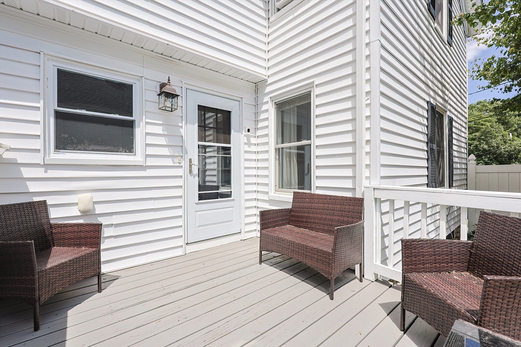 Attleboro, Massachusetts 02703, United States, 3 Bedrooms Bedrooms, ,1 BathroomBathrooms,Residential,Active,178517