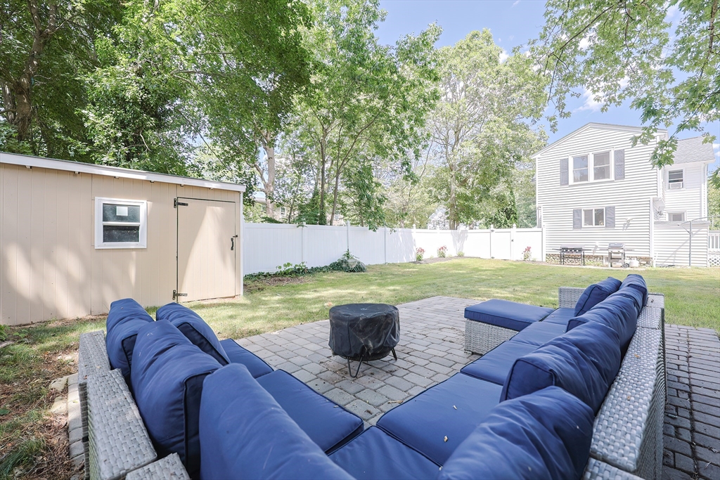 Attleboro, Massachusetts 02703, United States, 3 Bedrooms Bedrooms, ,1 BathroomBathrooms,Residential,Active,178517