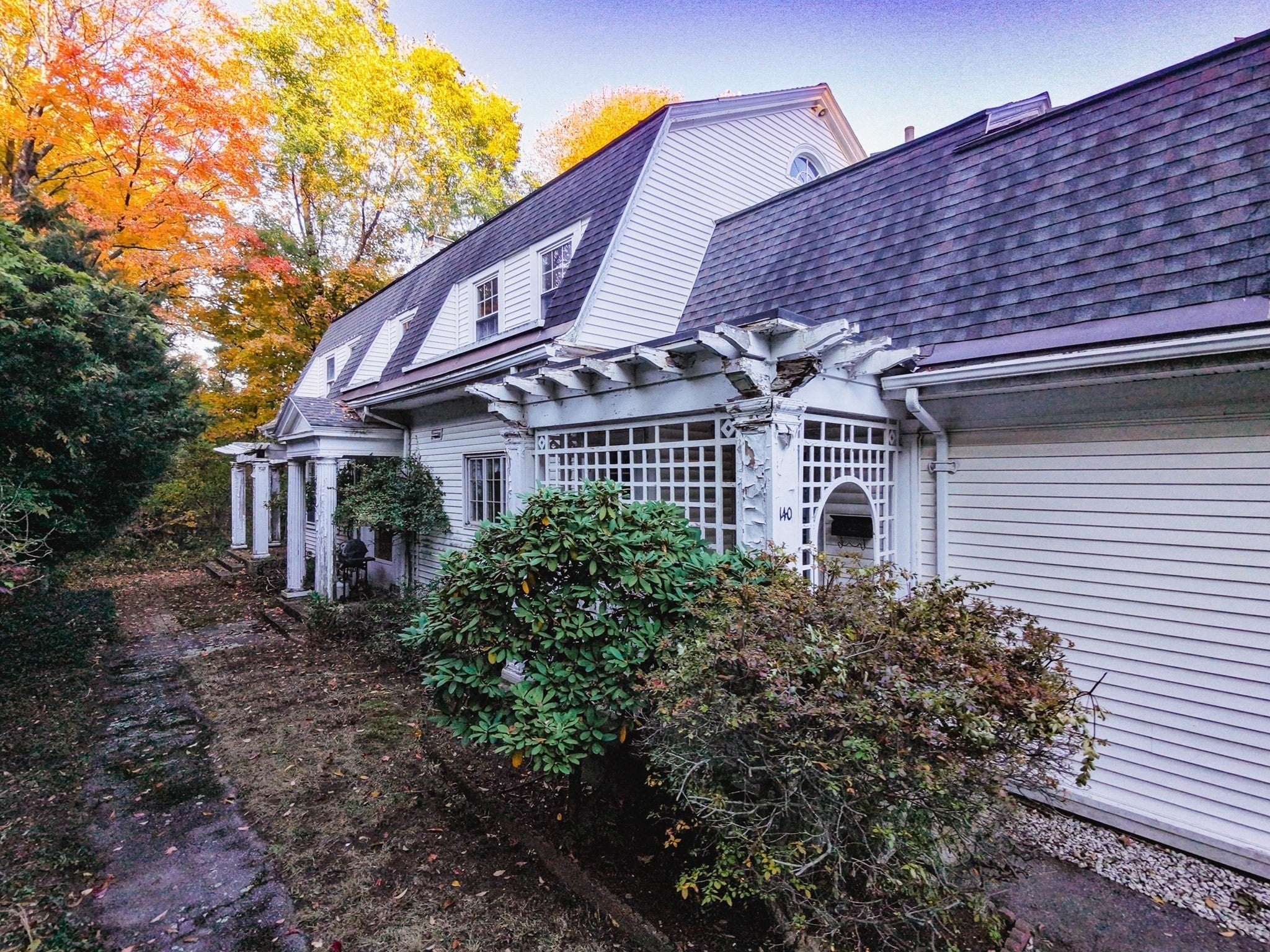 140 Ross St
