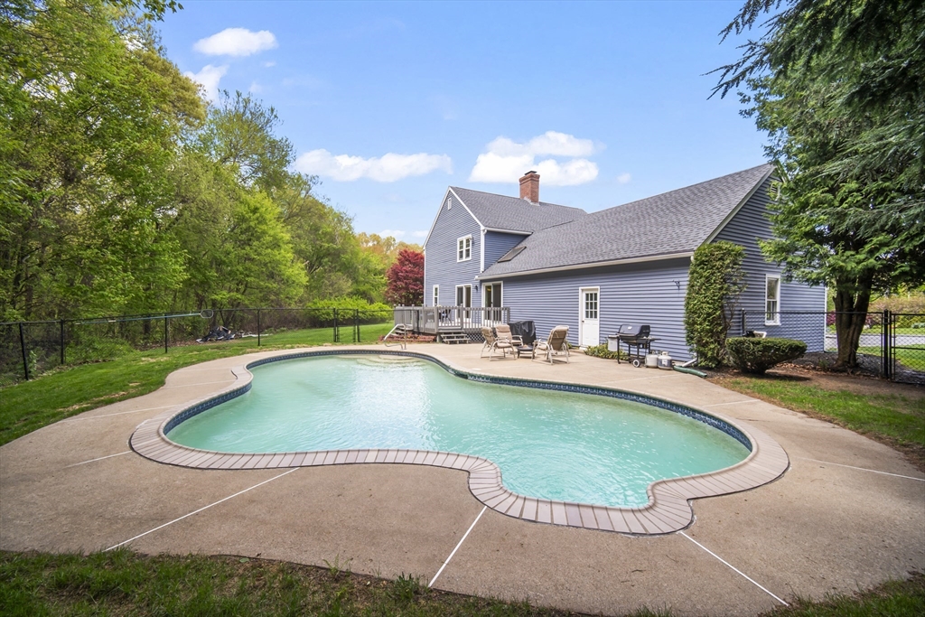 29 Shea Drive, Marlborough, MA Photo #2