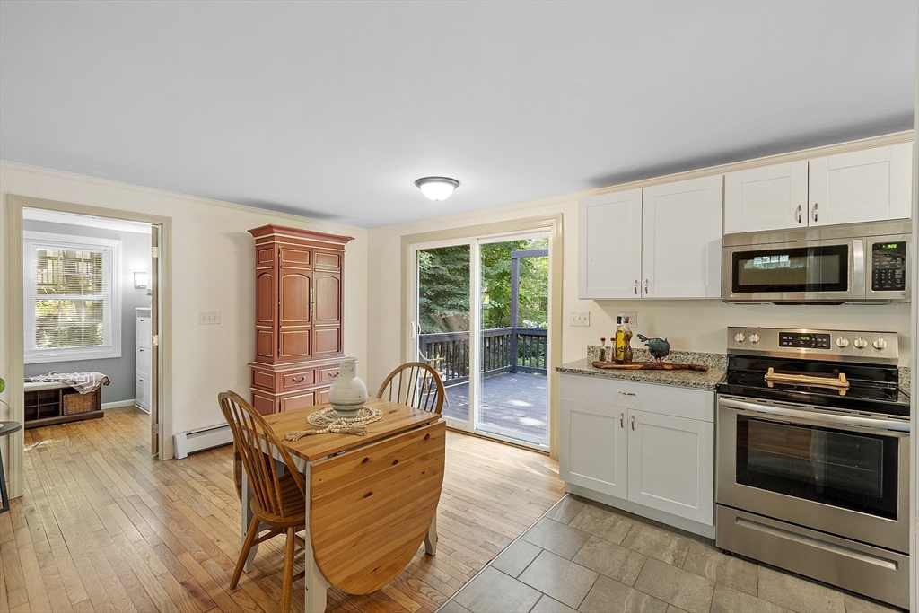 11 Lillian Dr