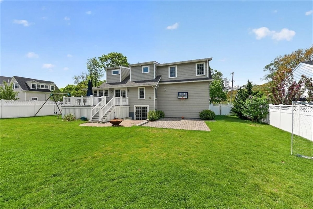 11 Planters Field Ln, Hingham, MA Photo #35