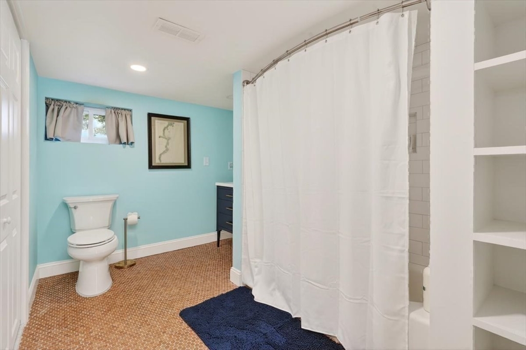 11 Planters Field Ln, Hingham, MA Photo #29