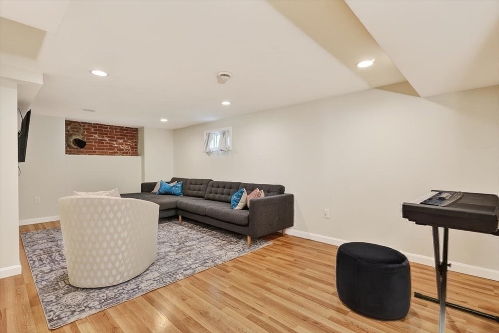 11 Planters Field Ln, Hingham, MA Photo #30