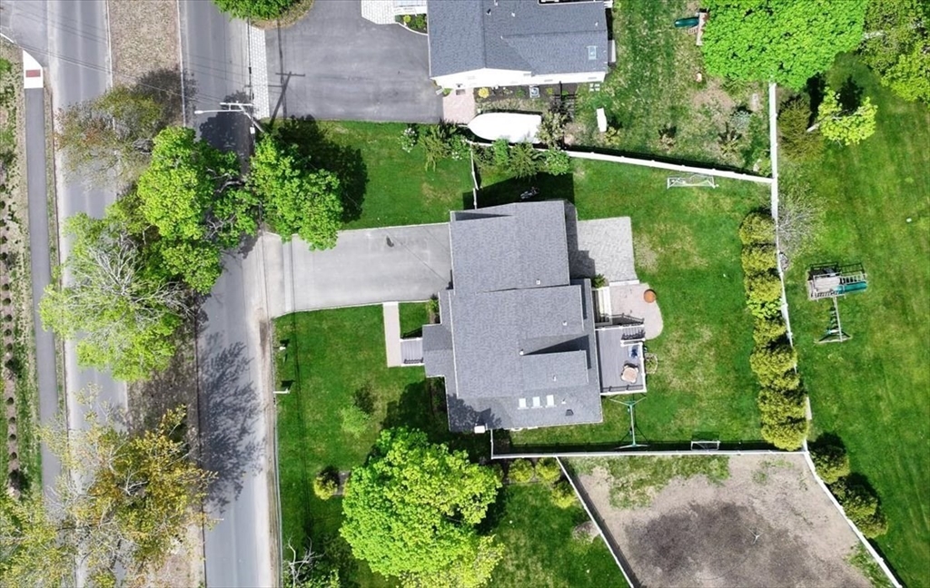 11 Planters Field Ln, Hingham, MA Photo #38