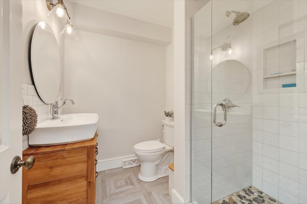 11 Planters Field Ln, Hingham, MA Photo #25