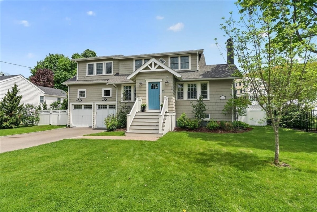 Photo of 11 Planters Field Ln, Hingham, MA