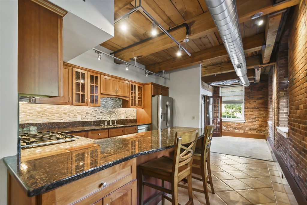 25 Cedar St 7