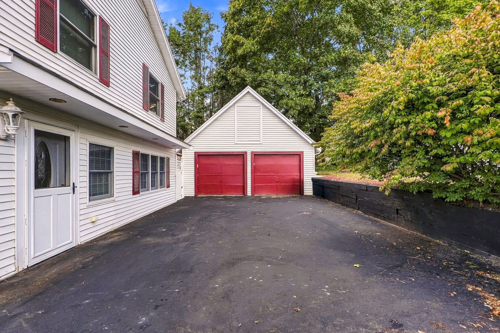10 Munson Street