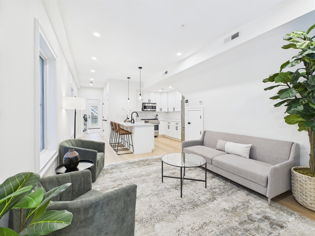 84 Baxter St 1