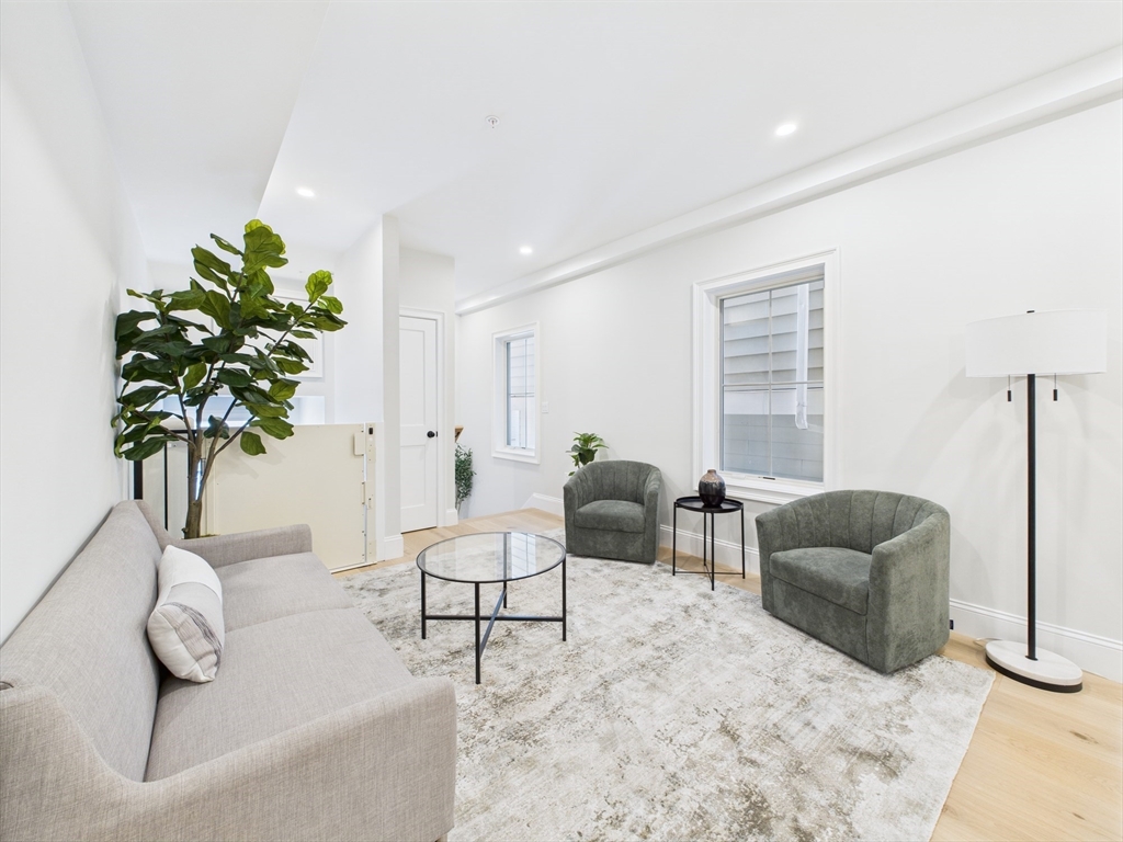 84 Baxter St 1