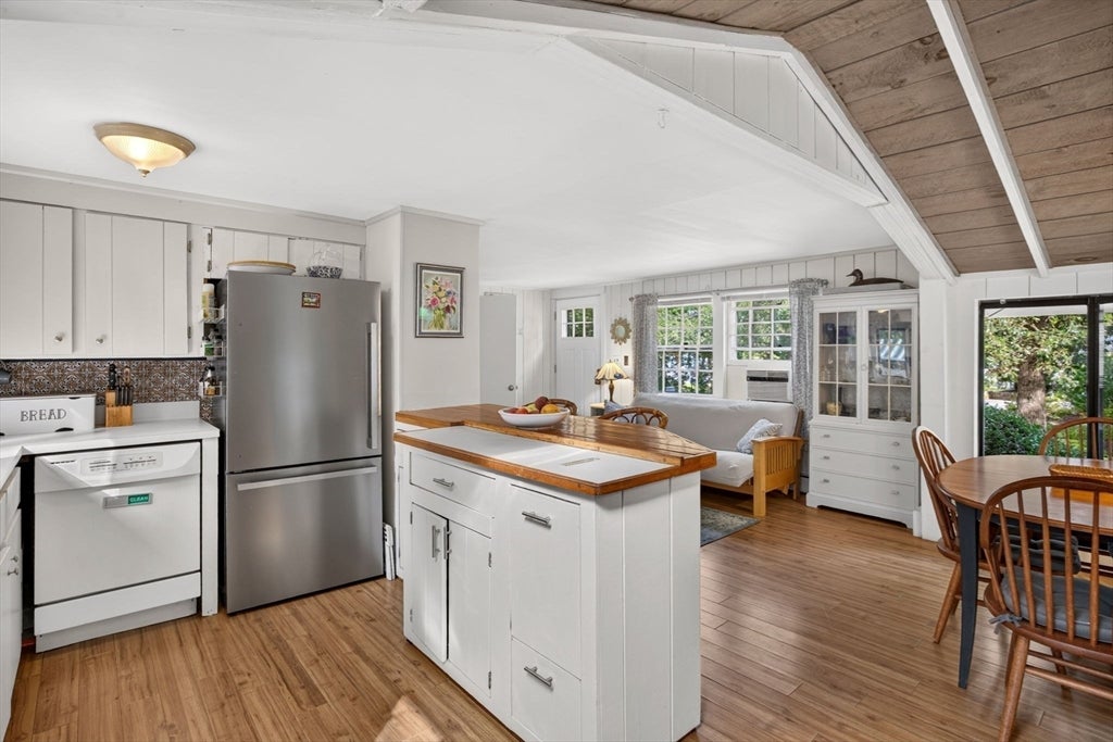 203 Monomoscoy Rd, Mashpee, MA, 203 Monomoscoy Rd, Mashpee, MA Photo #14