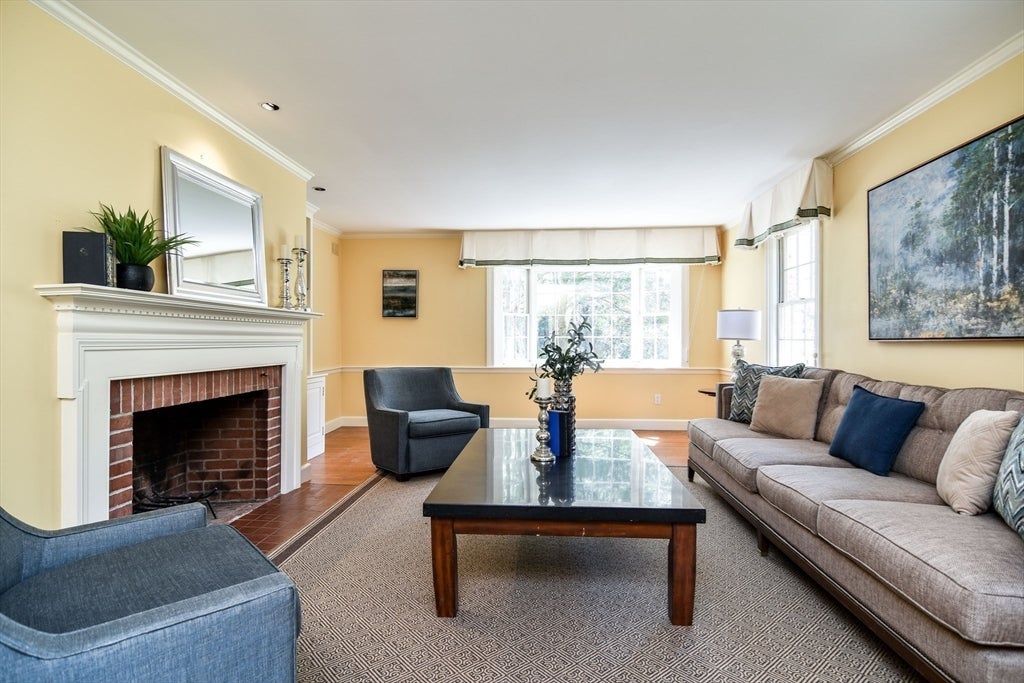9 Buttercup Ln