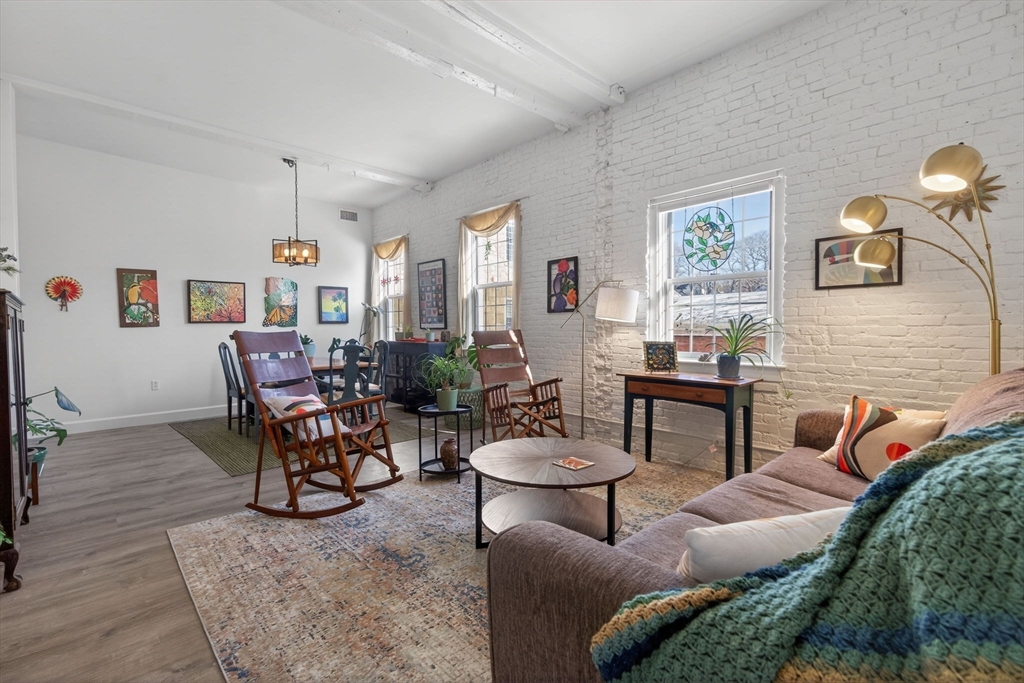 7 S Stone Mill Drive 412