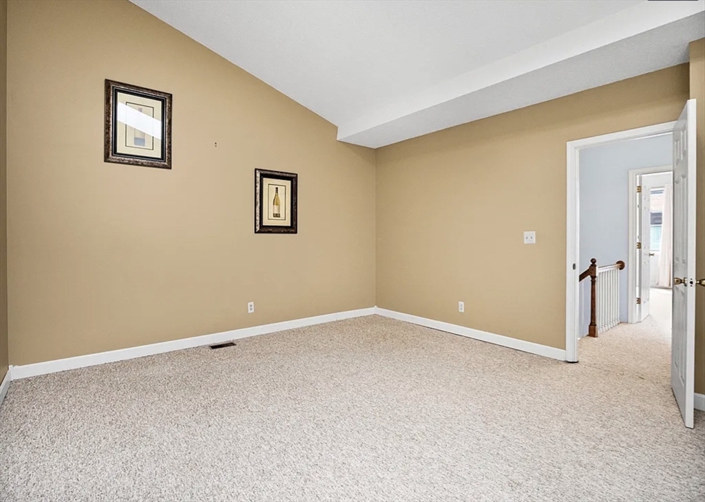 Lowell, Massachusetts 01852, United States, 2 Bedrooms Bedrooms, ,2 BathroomsBathrooms,Residential,Active,254058