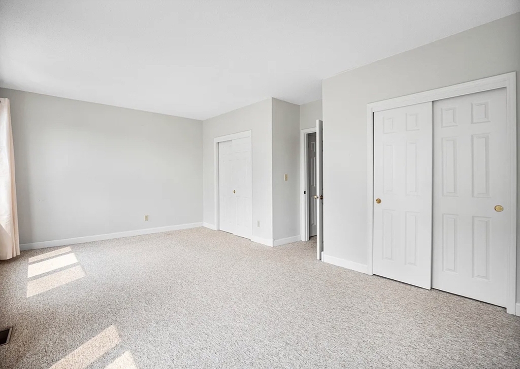 Lowell, Massachusetts 01852, United States, 2 Bedrooms Bedrooms, ,2 BathroomsBathrooms,Residential,Active,254058