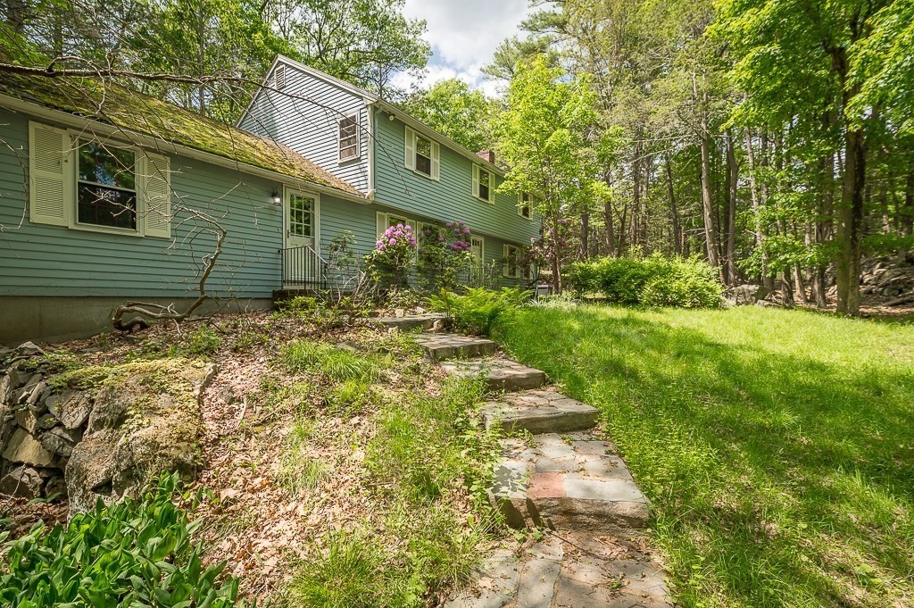 37 Moonpenny Dr