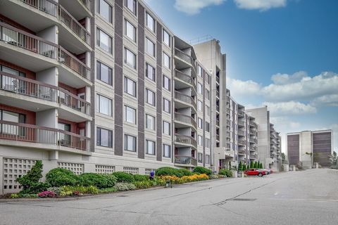 Photo of 1500 Worcester Rd #426, Framingham, MA 01702 (MLS # 73479078)