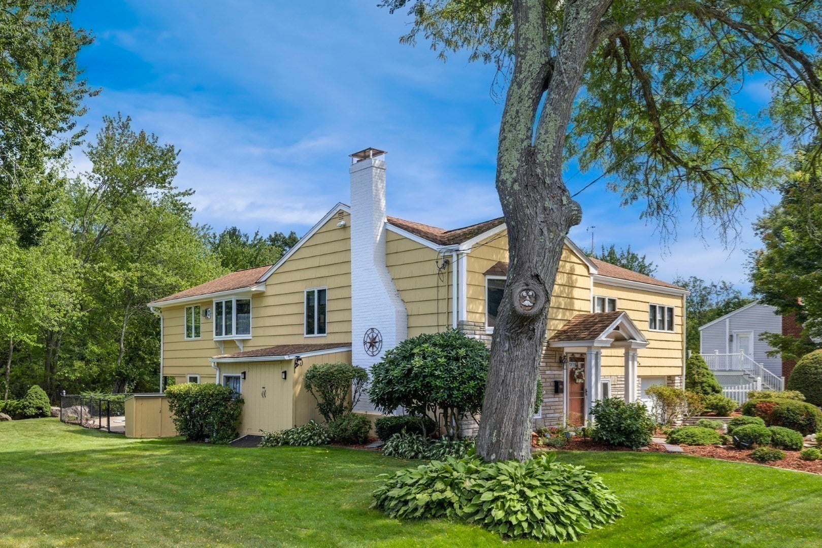 Photo of 12 Carpenter Road, Lynnfield, MA
