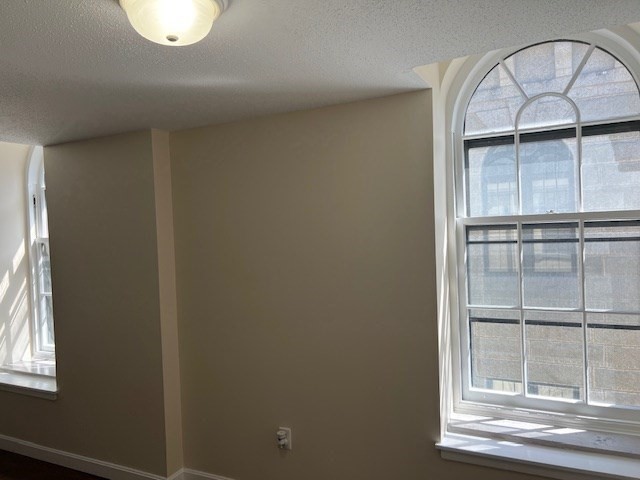 201 Thorndike Street 1-27