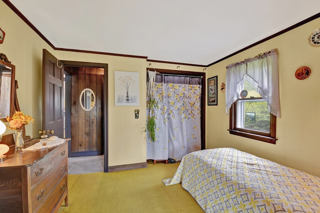 31 Spring St, Lunenburg, MA Photo #23