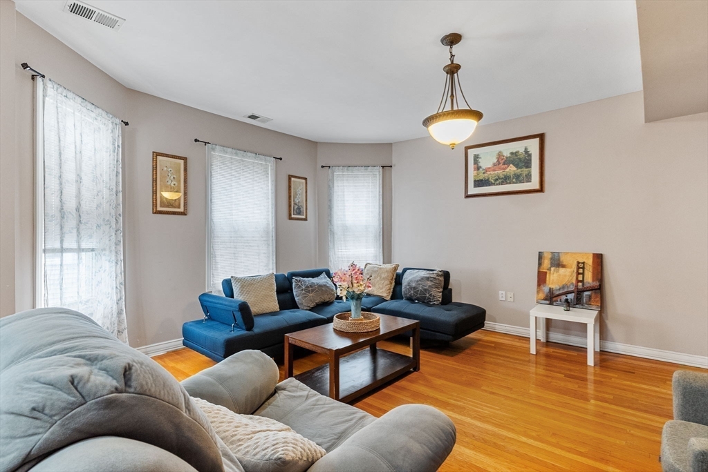 23 Trident Ave 2
