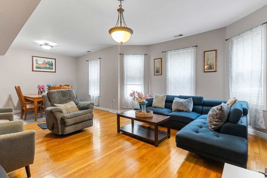 23 Trident Ave 2