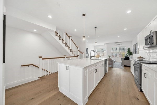 635 Main Street TH 3