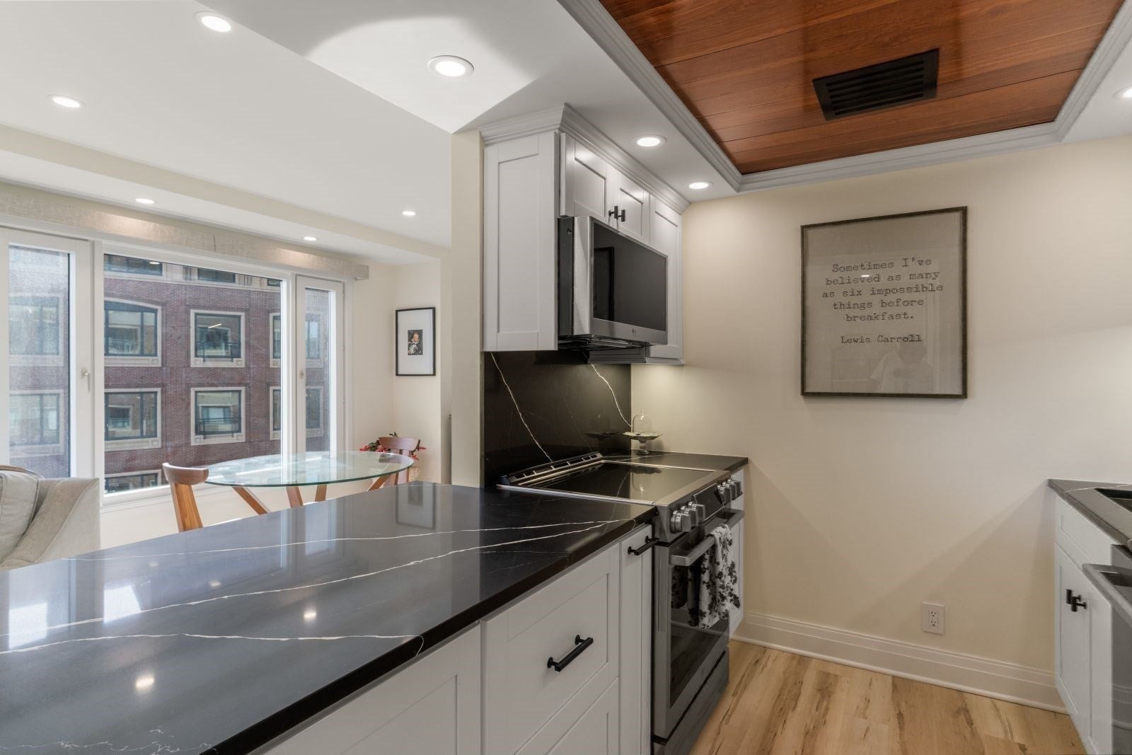 20 Rowes Wharf 604
