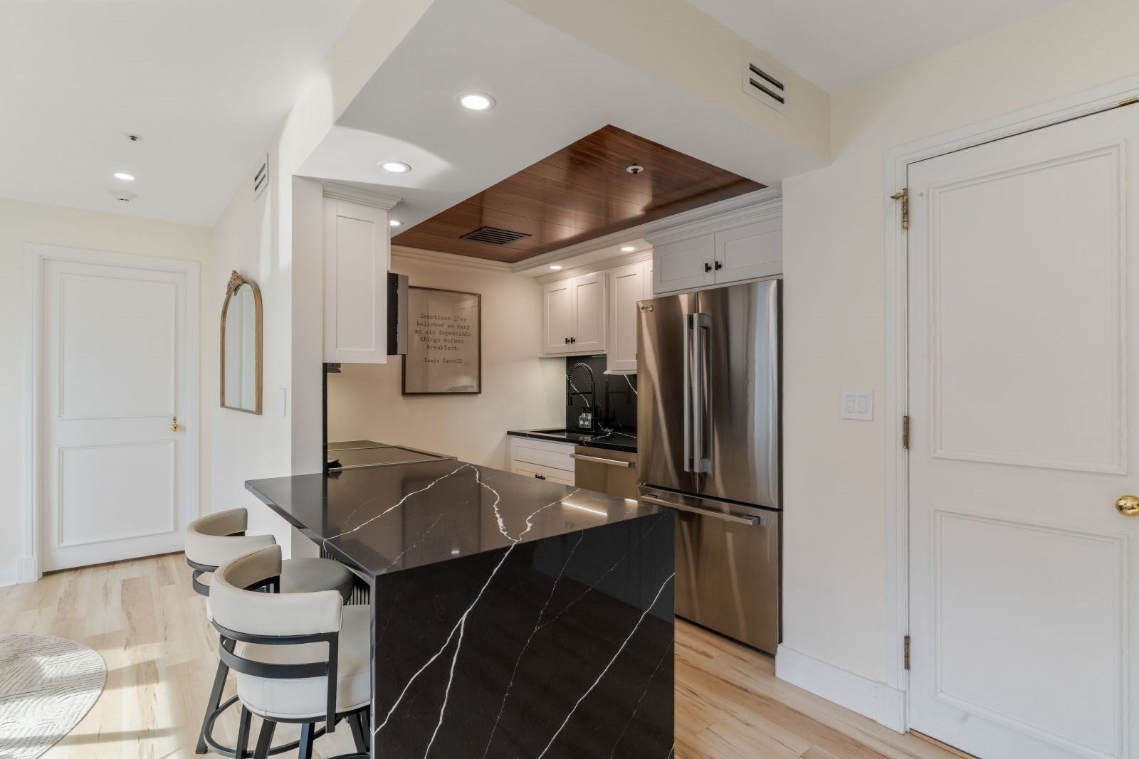 20 Rowes Wharf 604