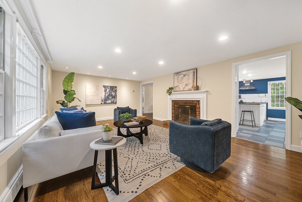 6 Brewster Rd