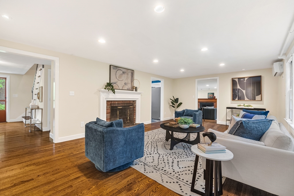 6 Brewster Rd