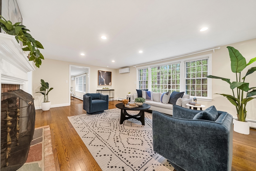 6 Brewster Rd