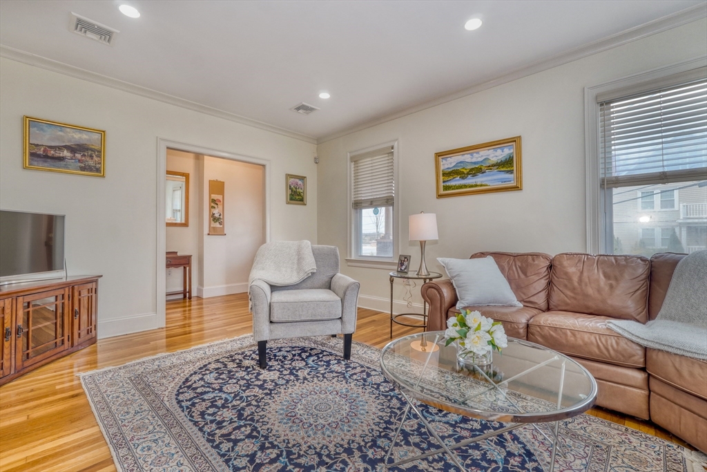 216-220 Newtonville Ave 218