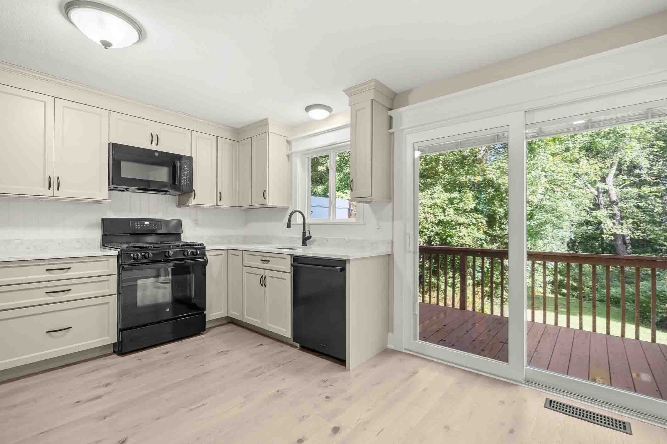 31 Farrwood Dr #31, Haverhill, MA Photo #9
