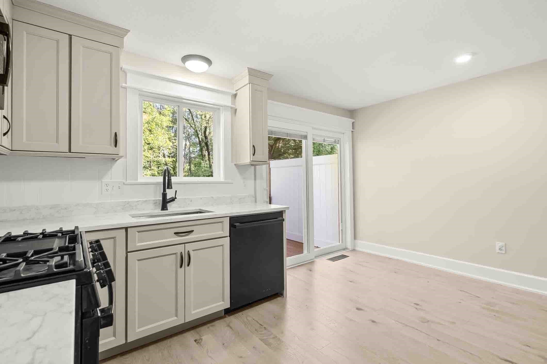31 Farrwood Dr #31, Haverhill, MA Photo #7