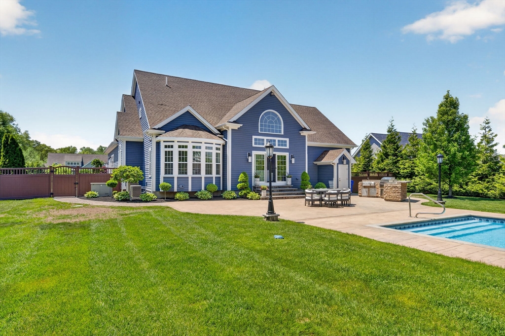 70 Sycamore Ln